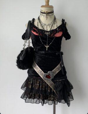 Metal outfit
