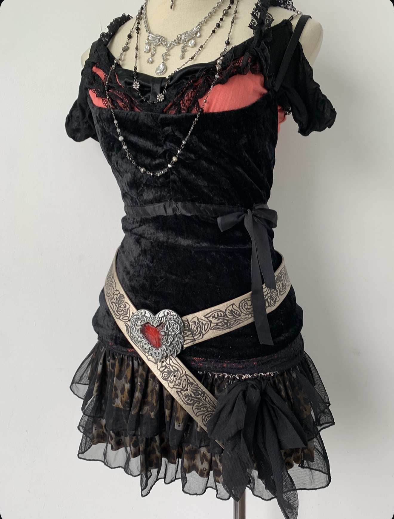Metal outfit - Image 3