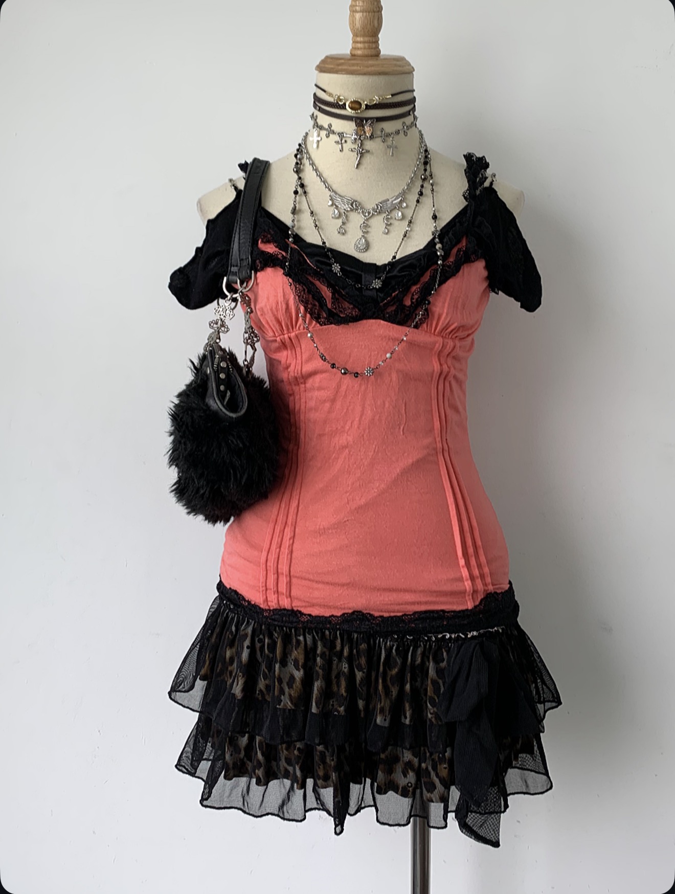Metal outfit - Image 4