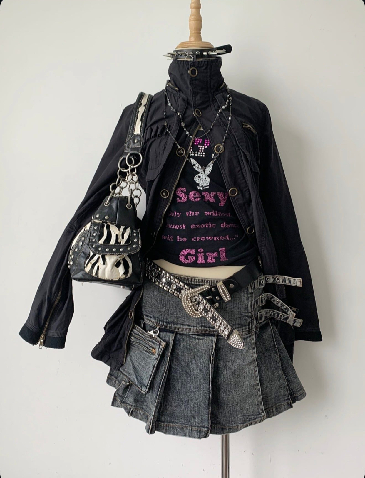 Metal outfit