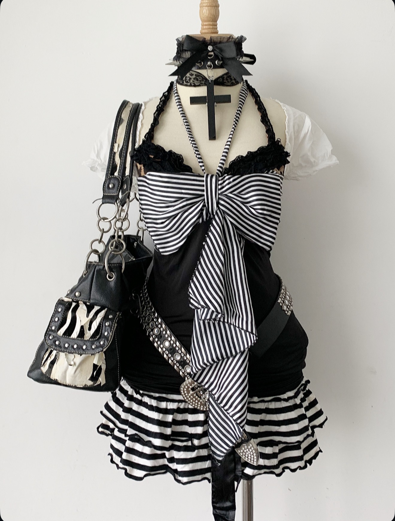 Metal outfit