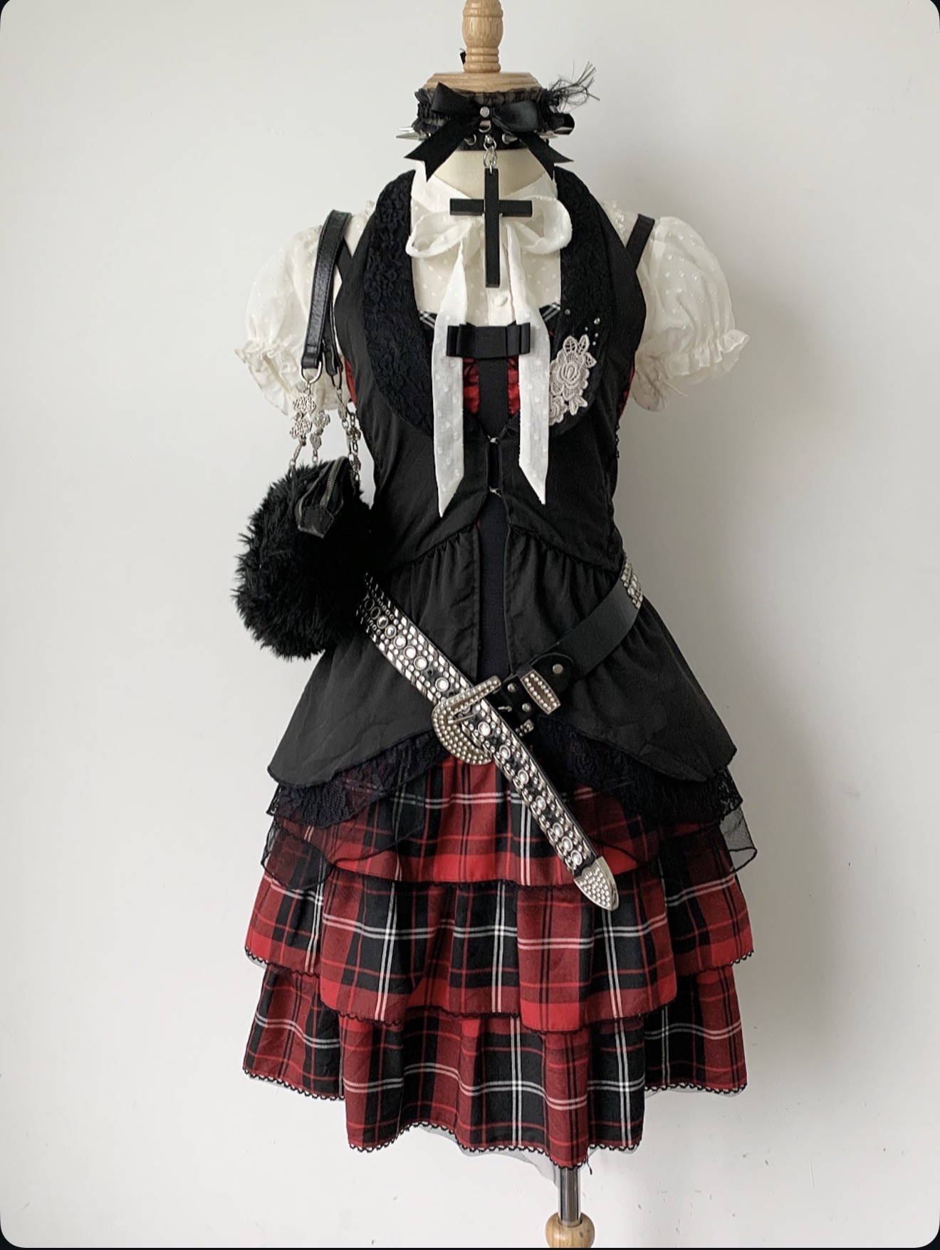 Metal outfit