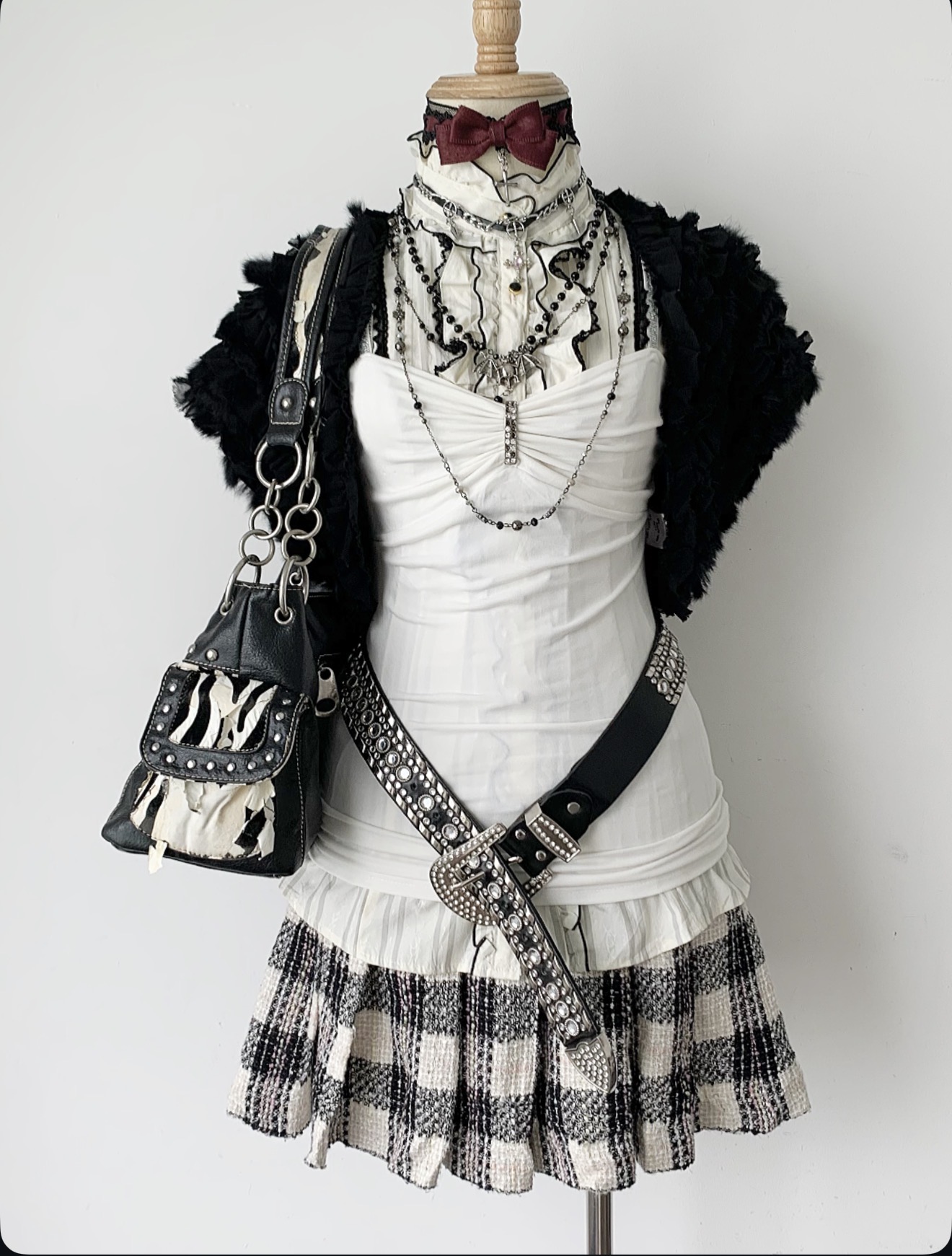 Metal outfit