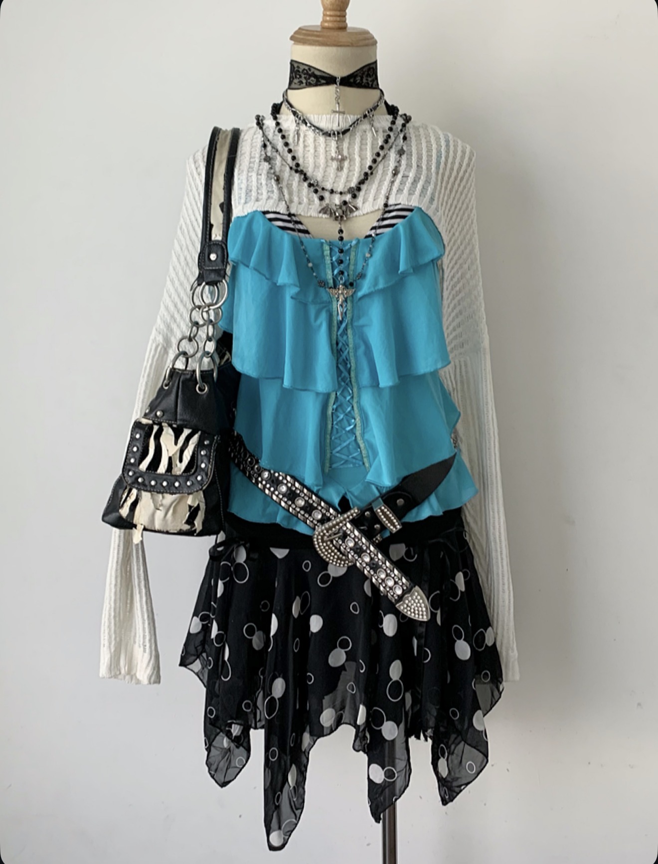 Metal outfit
