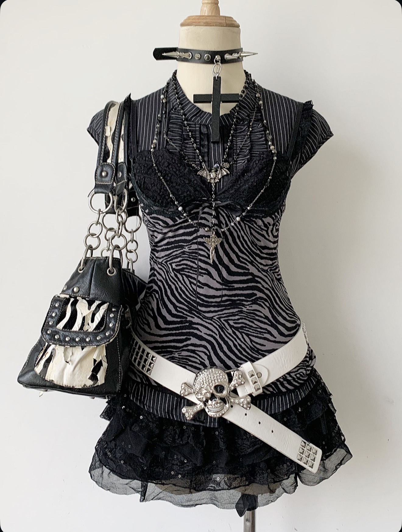 Metal outfit