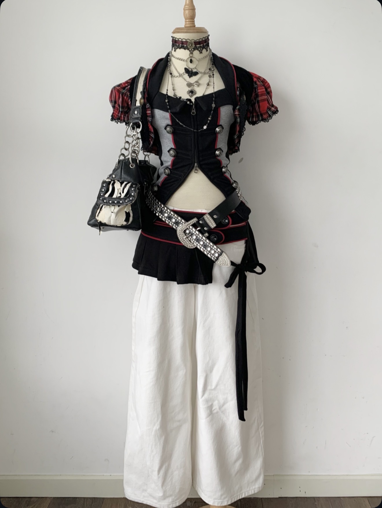 Metal outfit