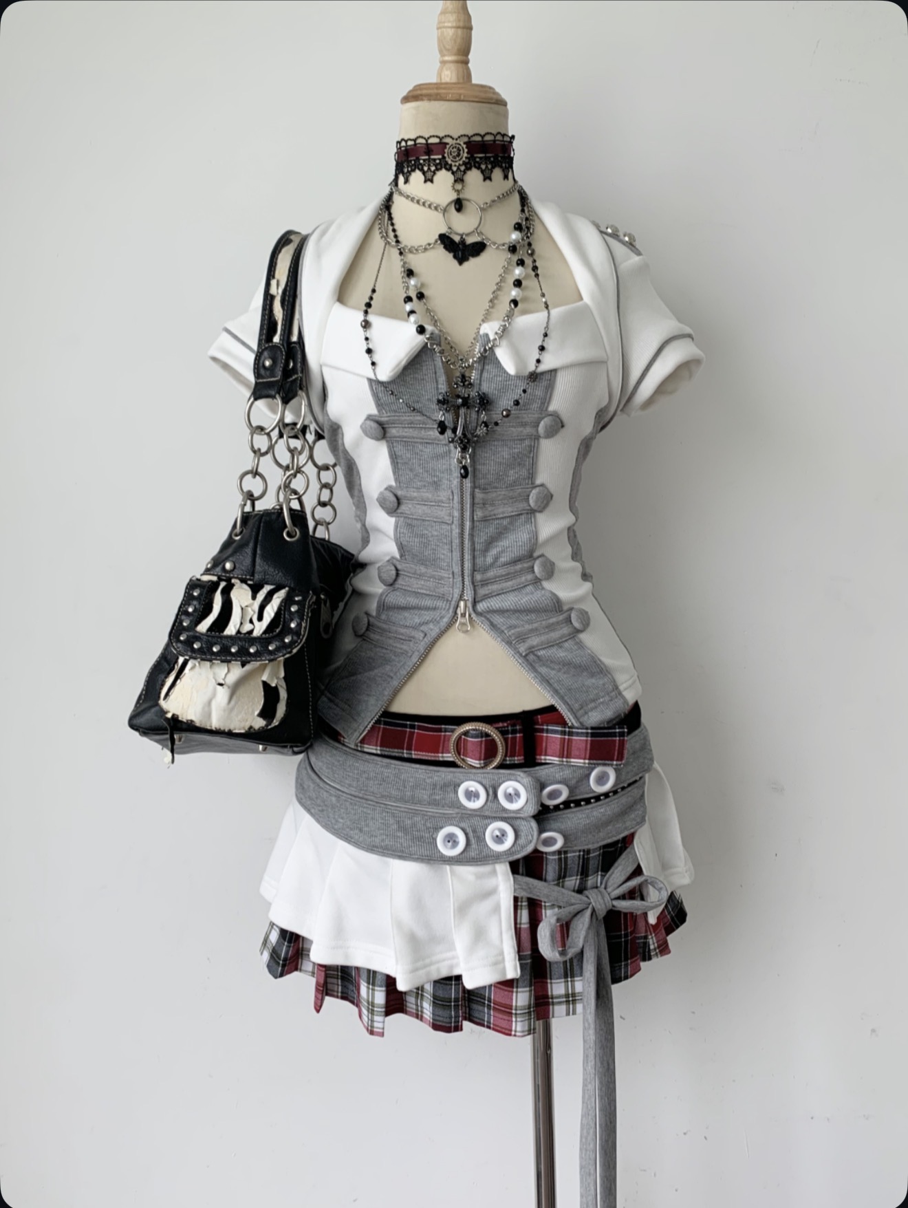 Metal outfit