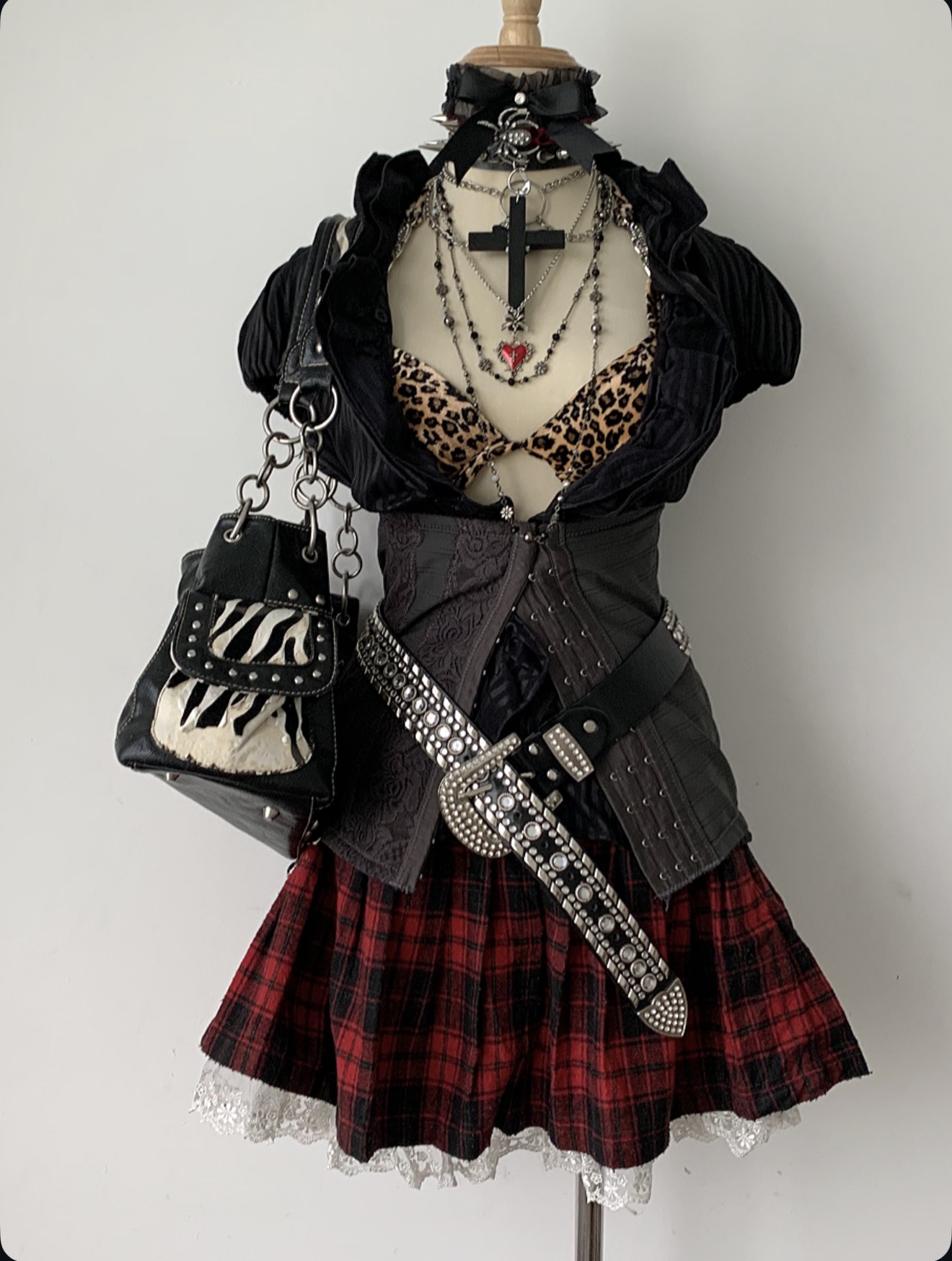 Metal outfit