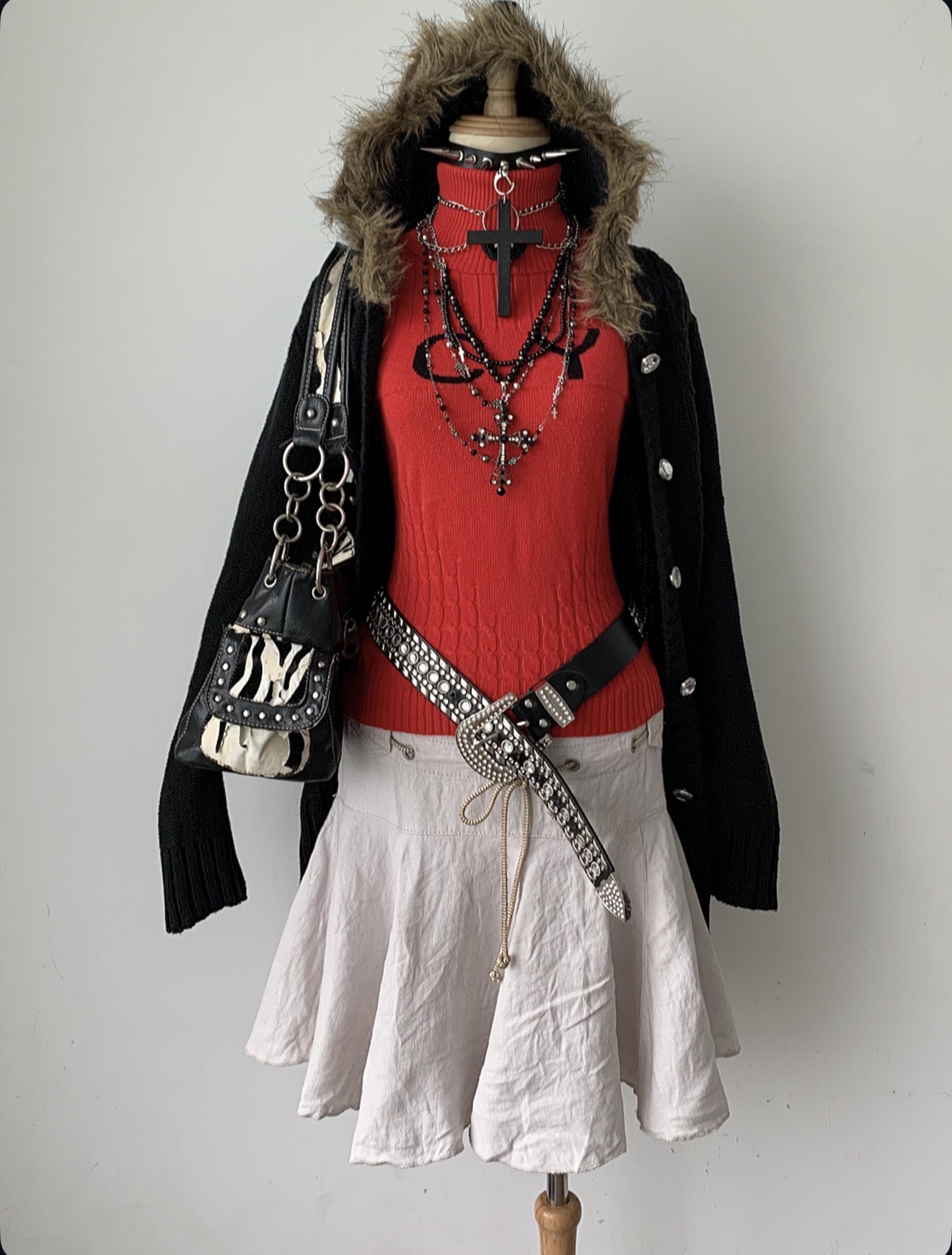 Metal outfit