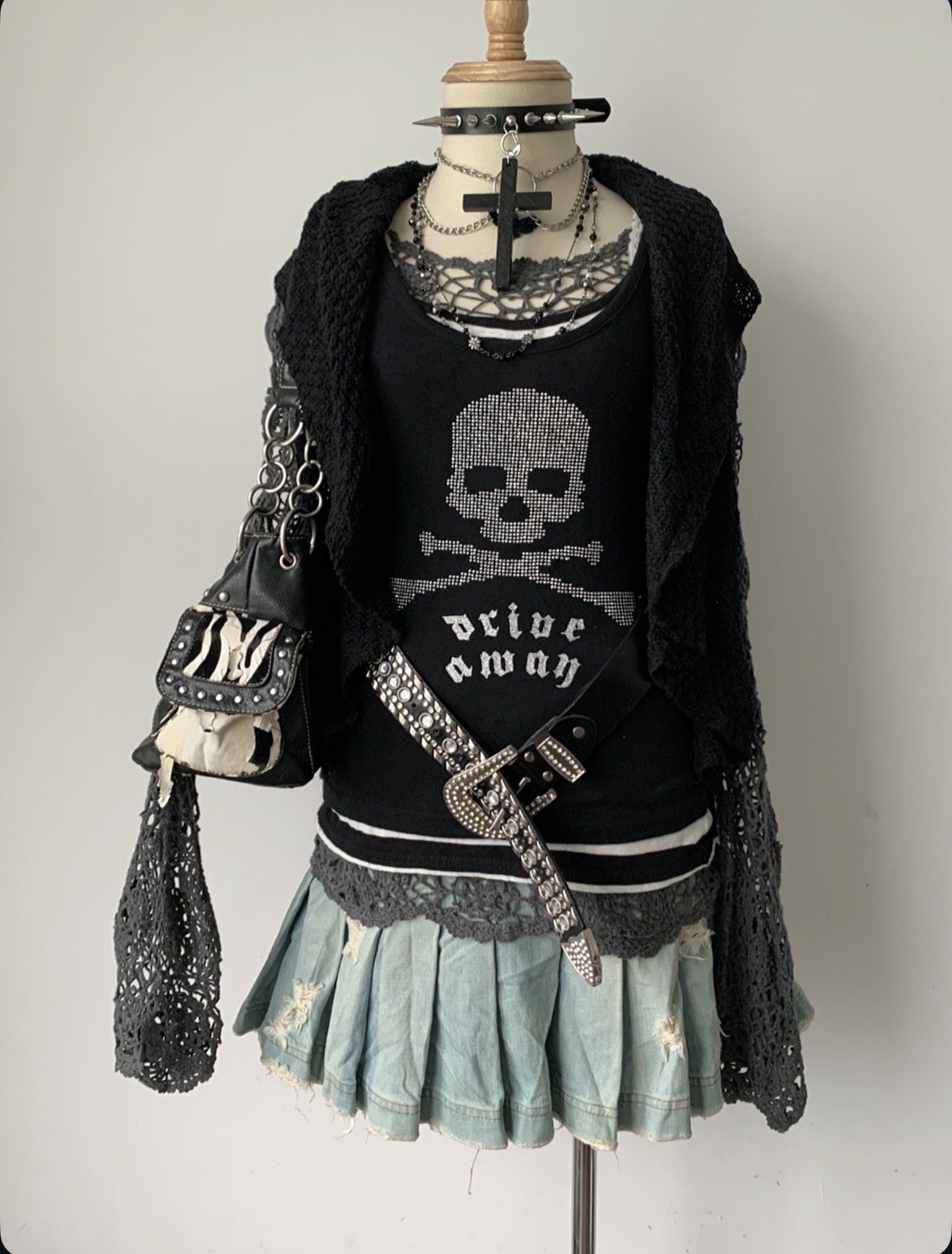 Metal outfit