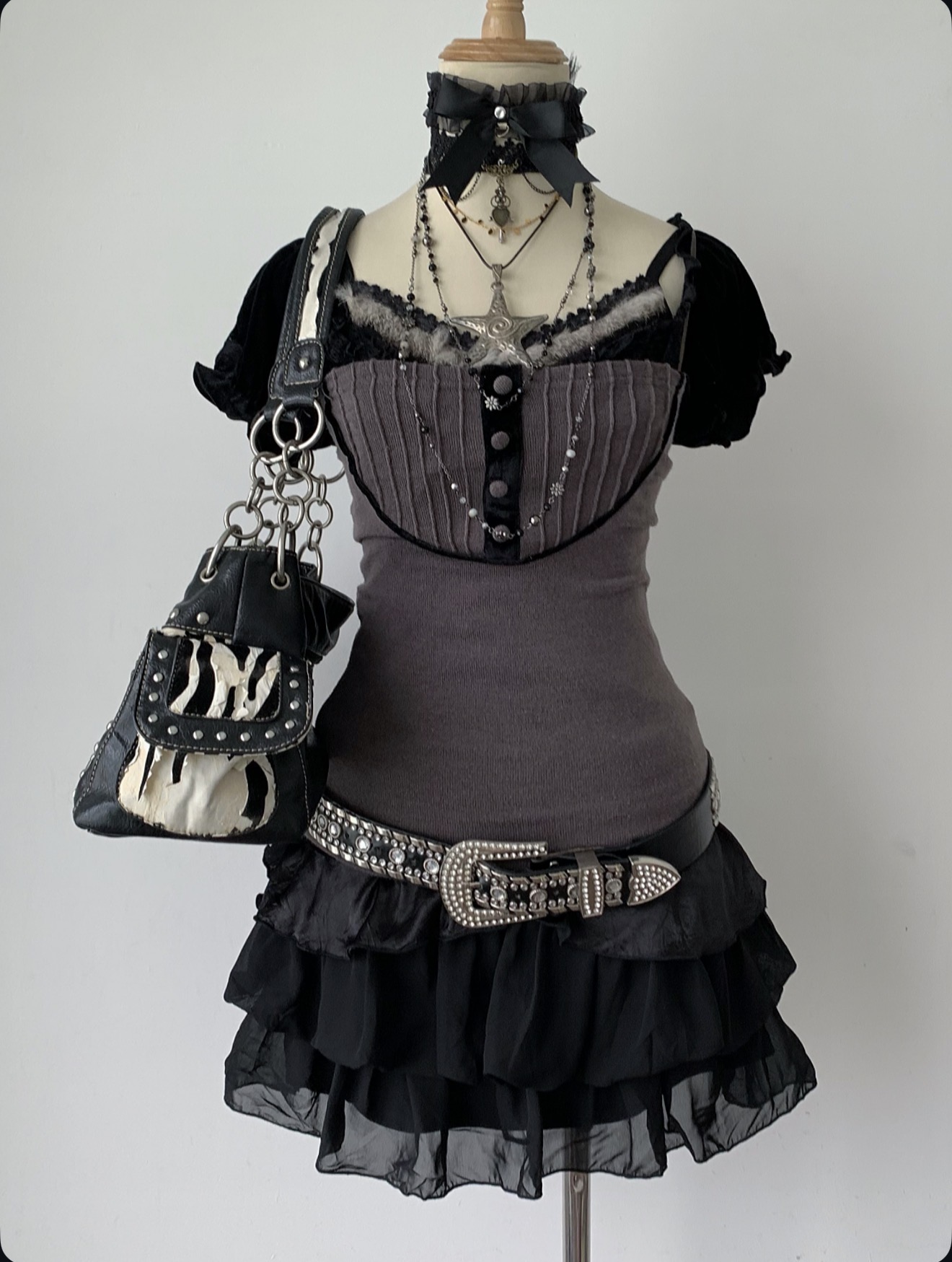 Metal outfit