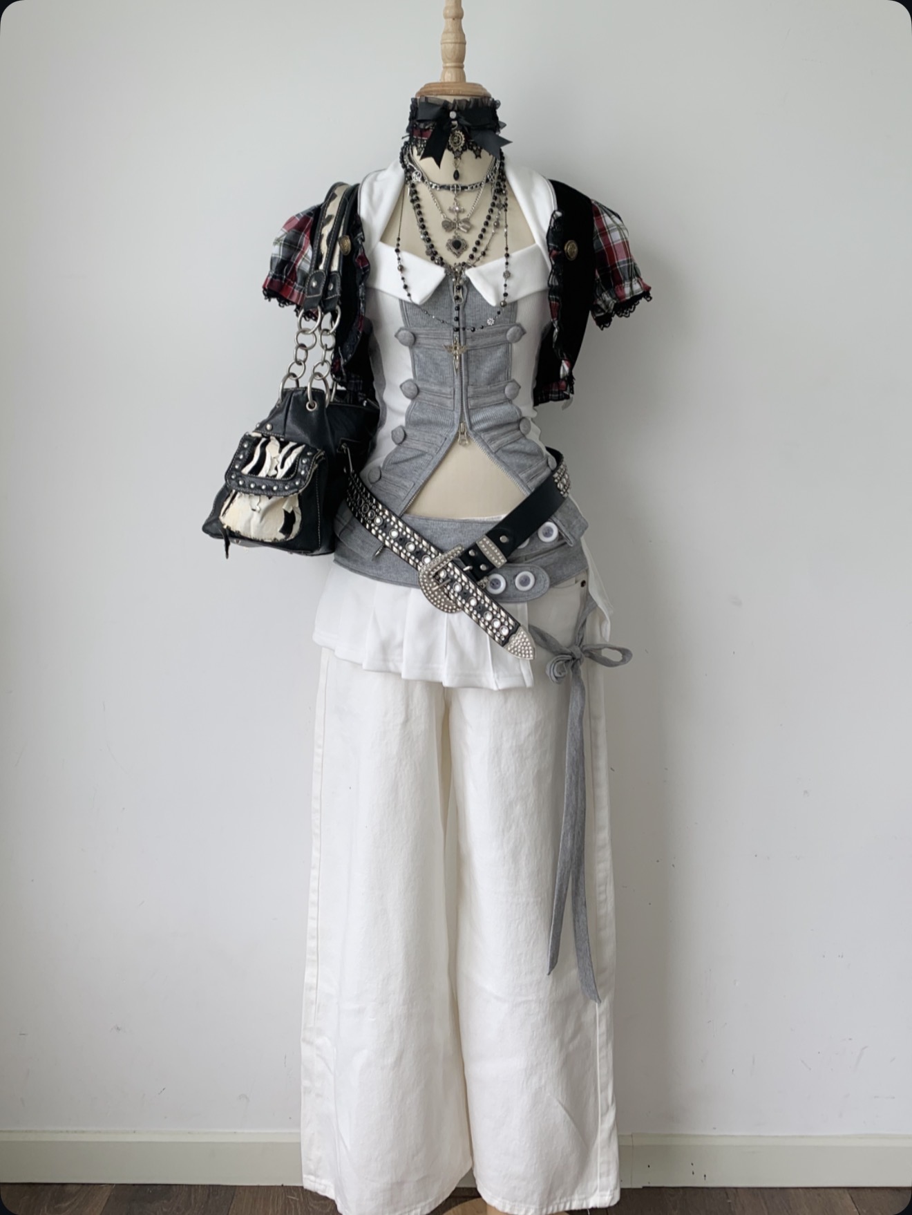 Metal outfit