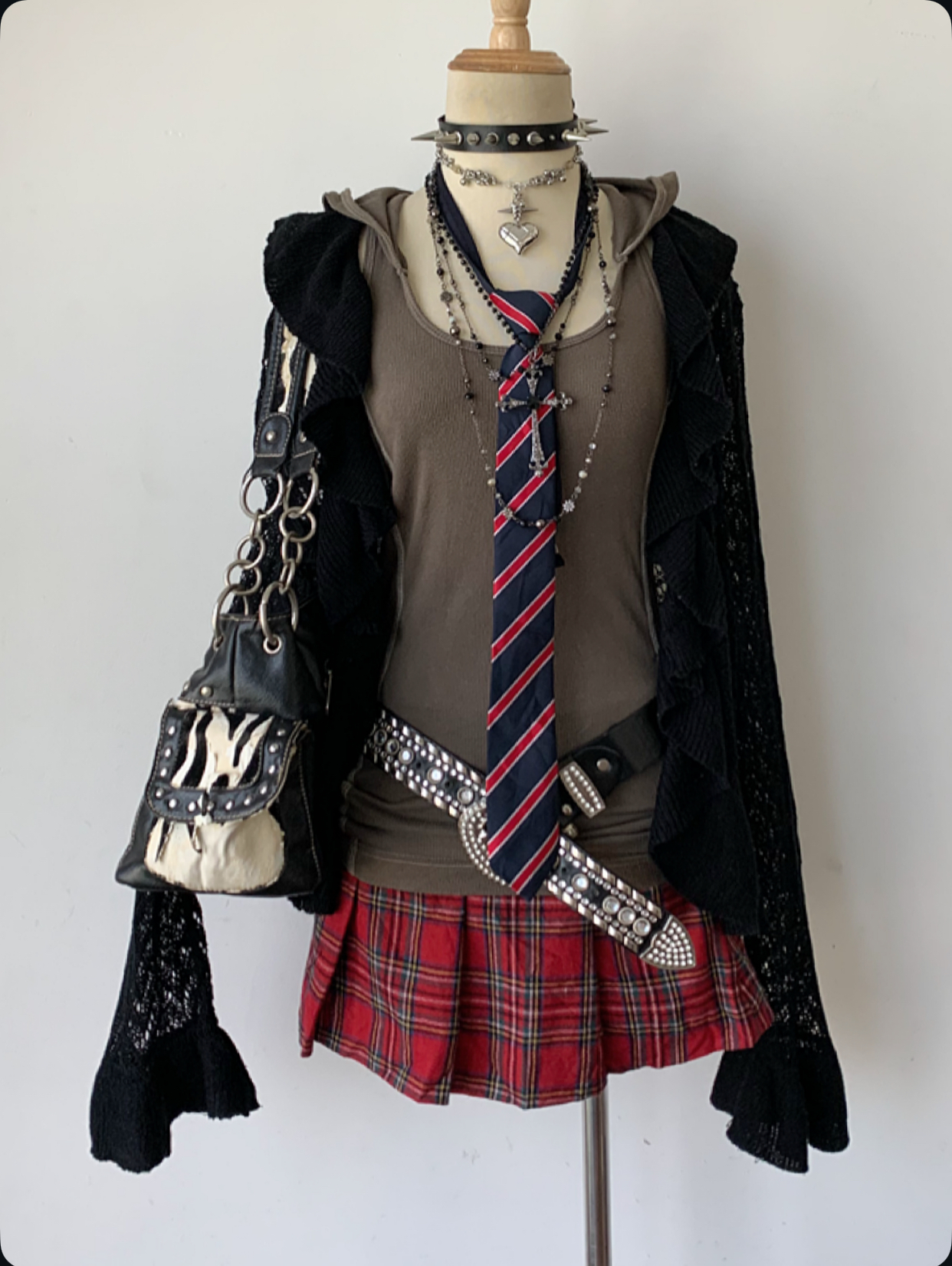 Metal outfit