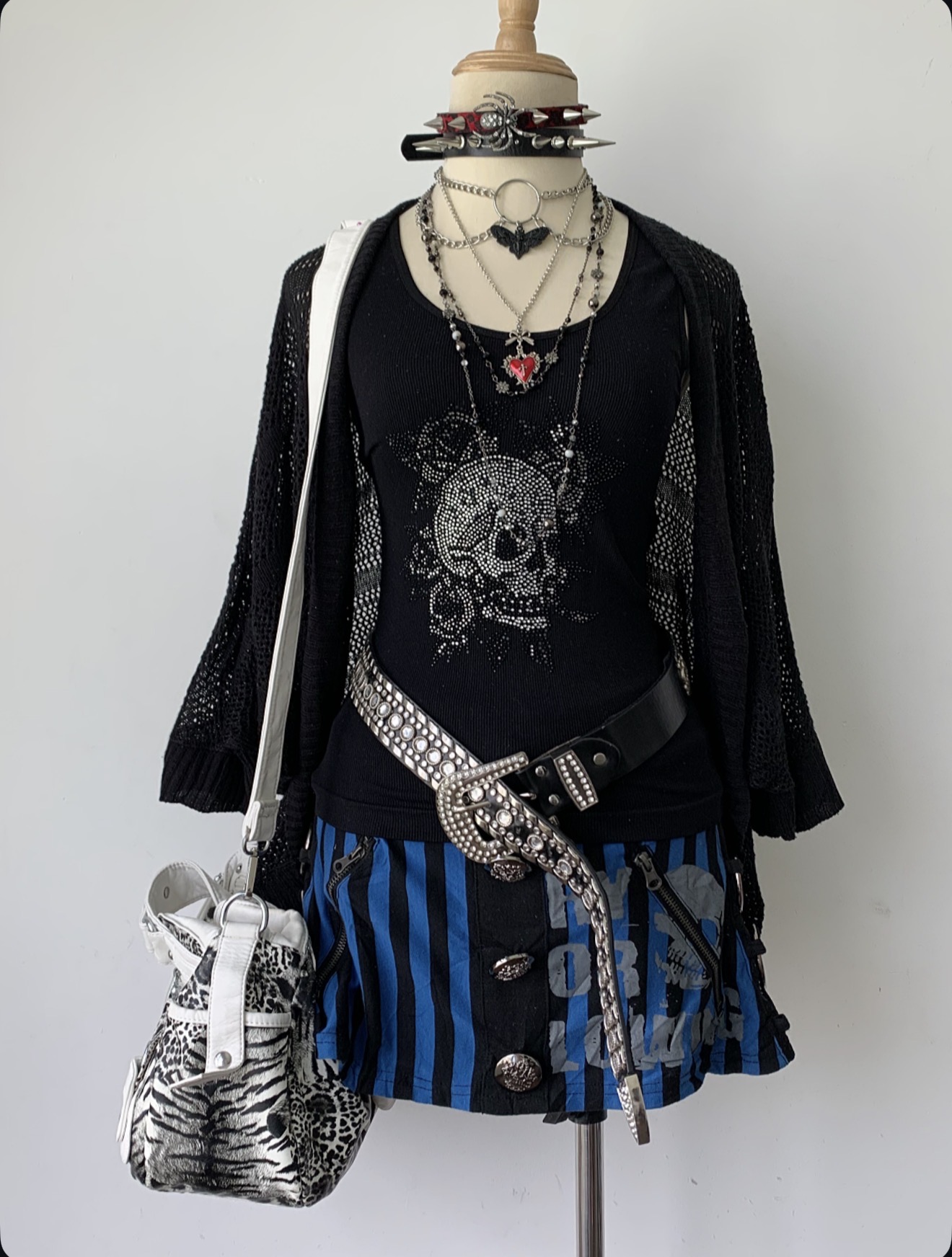 Metal outfit