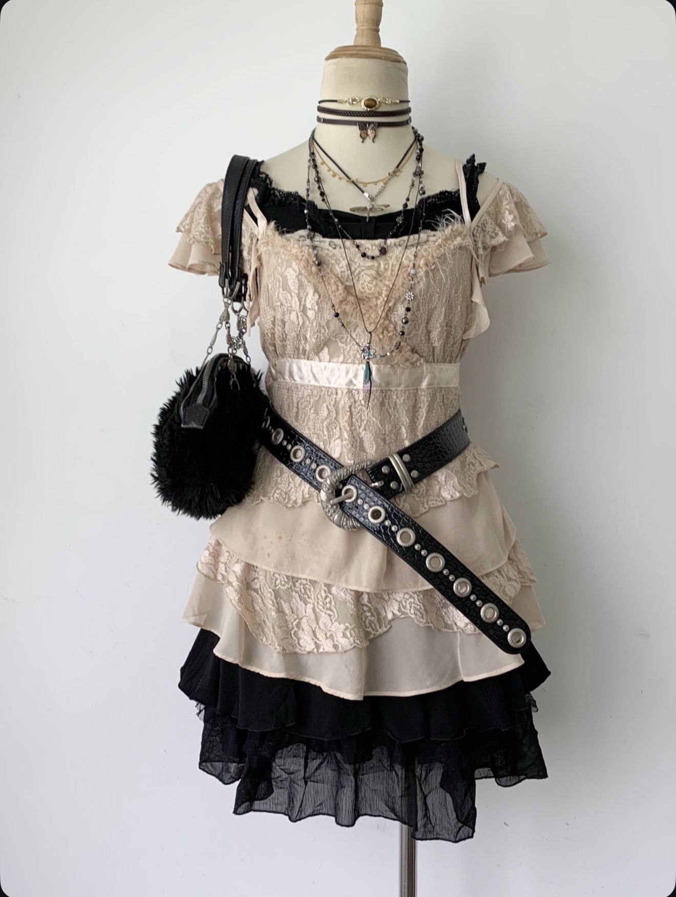 Metal outfit